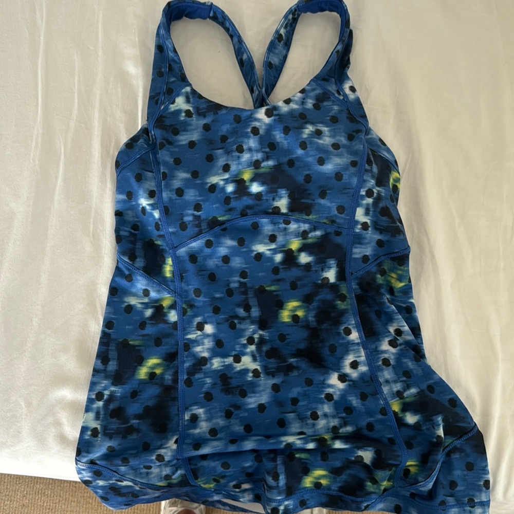 Lululemon Tank top (built in bra)